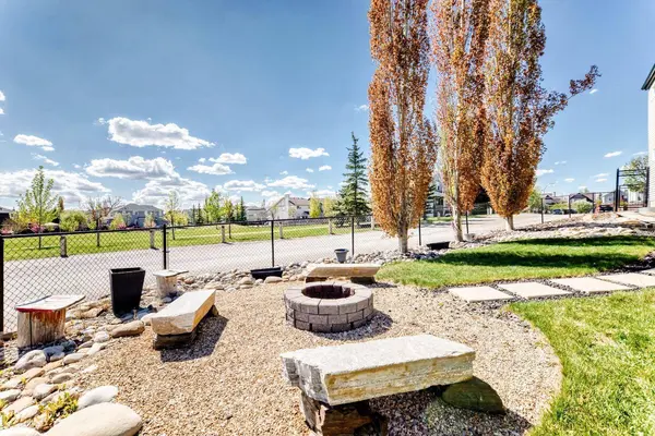 101 Copperstone CIR SE, Calgary, AB T2Z 0G8