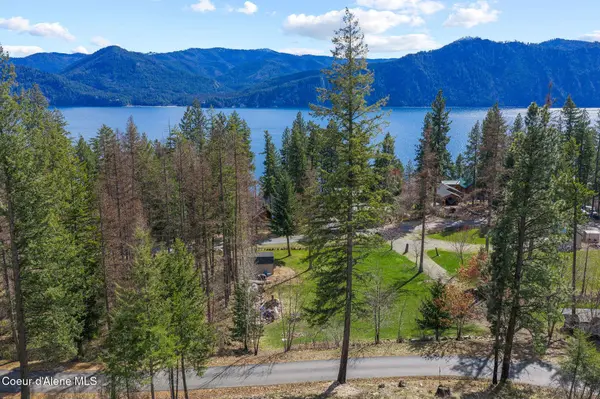 574 Glacier LOOP, Bayview, ID 83803