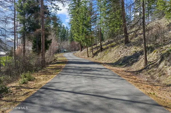 574 Glacier LOOP, Bayview, ID 83803