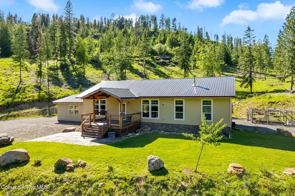 1446 Sagle Creek Rd, Sagle, ID 83860