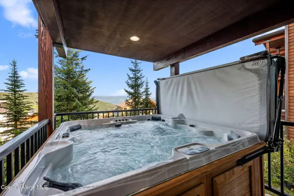 135 Chutes LN, Sandpoint, ID 83864