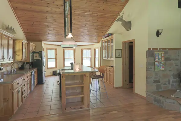 324 Temple Hill DR, Fordland, MO 65652