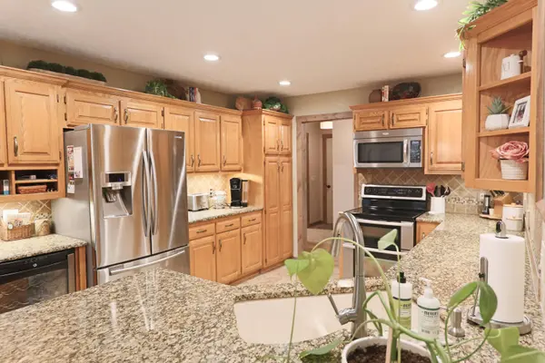 2336 W Camino Alto ST, Springfield, MO 65810