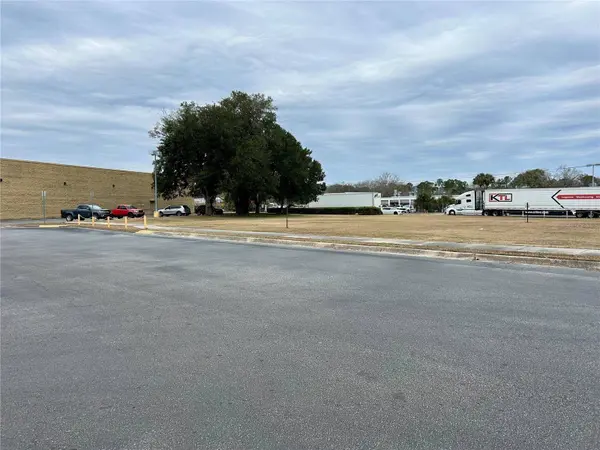 2550 N MAIN ST, Gainesville, FL 32609