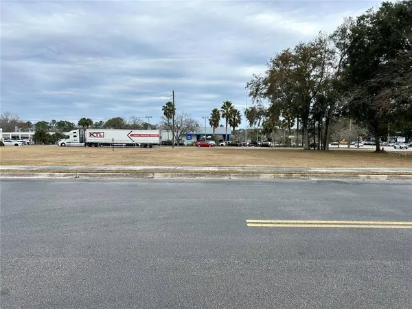 2550 N MAIN ST, Gainesville, FL 32609