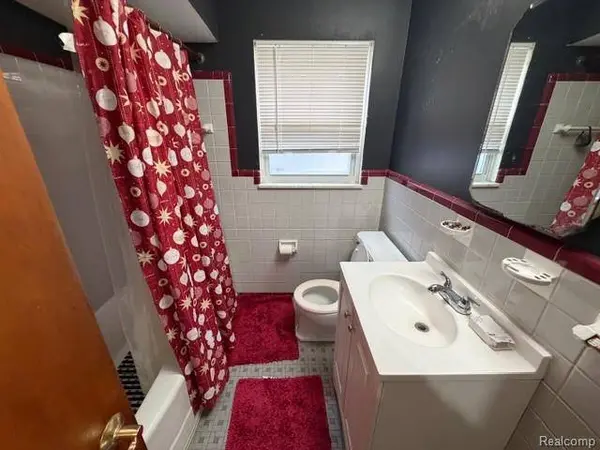 11377 Fielding ST, Detroit, MI 48228