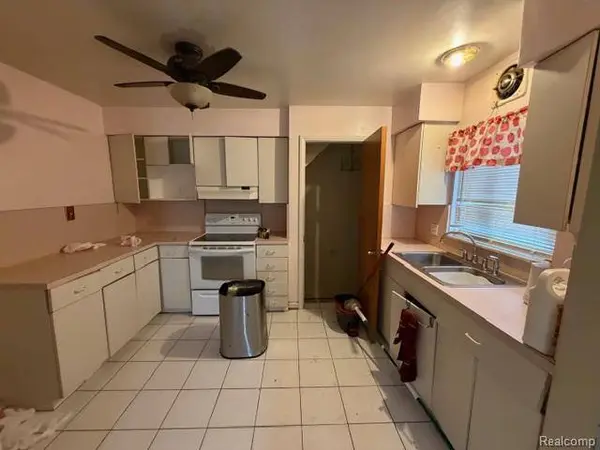 11377 Fielding ST, Detroit, MI 48228
