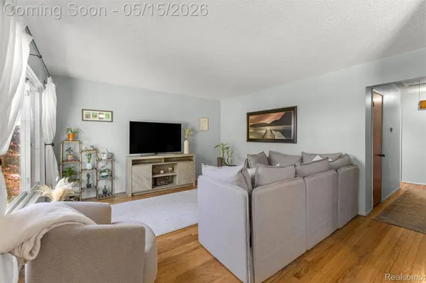 16187 Regina AVE, Allen Park, MI 48101