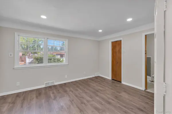 4453 Culver ST, Dearborn Heights, MI 48125