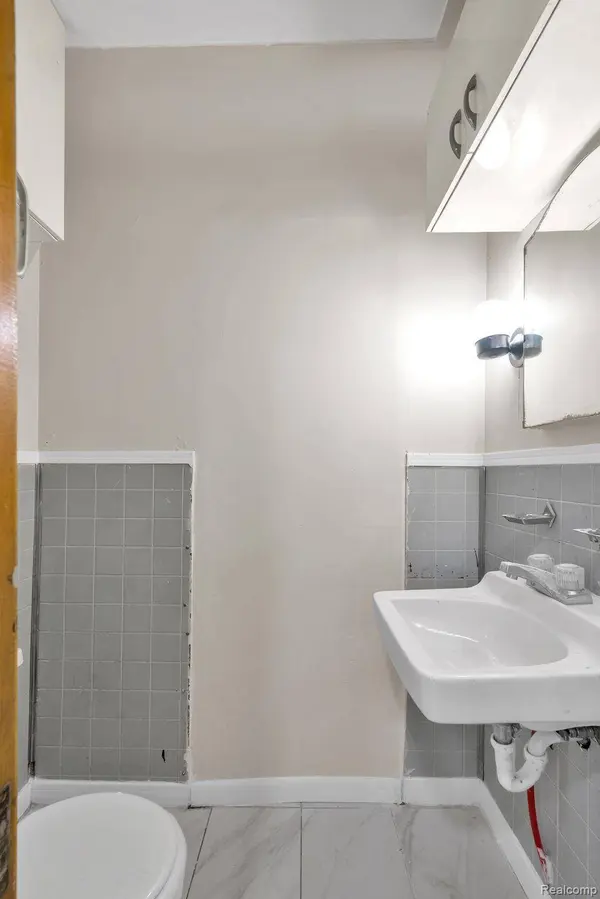 4453 Culver ST, Dearborn Heights, MI 48125