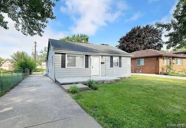6431 Centralia ST, Dearborn Heights, MI 48127