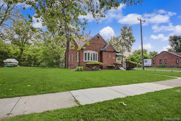 18400 Gilchrist ST, Detroit, MI 48235