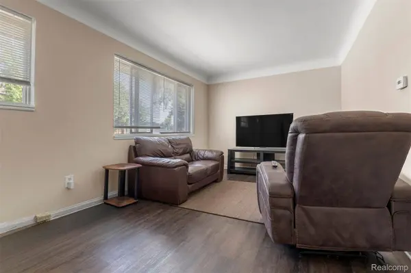 2056 Lafayette BLVD, Lincoln Park, MI 48146
