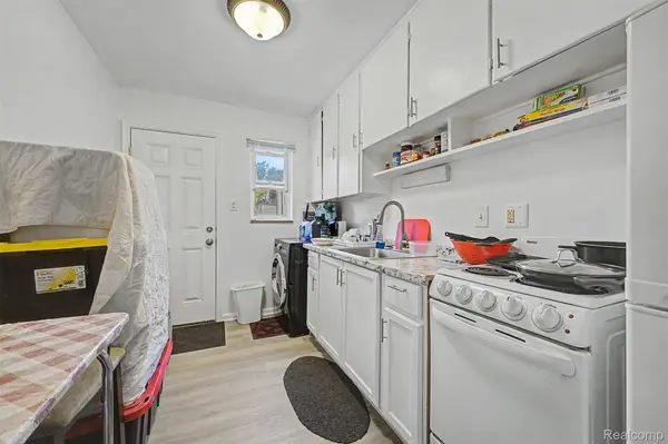 34503 Glenwood RD, Wayne, MI 48184