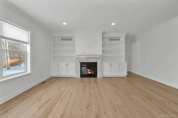 22664 Colgate ST, Farmington Hills, MI 48336
