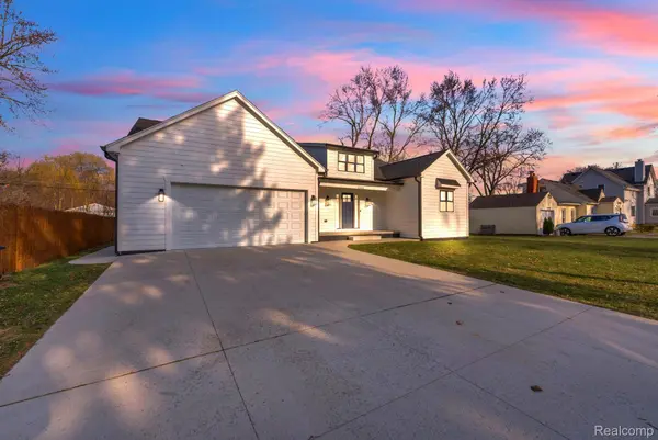 22664 Colgate ST, Farmington Hills, MI 48336