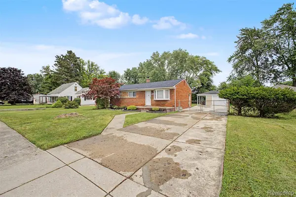 15516 Green Lane AVE, Livonia, MI 48154