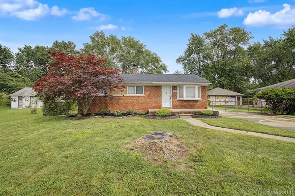 15516 Green Lane AVE, Livonia, MI 48154