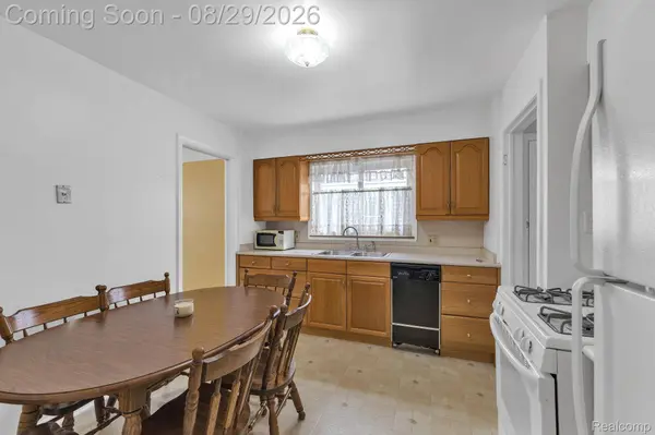 141 Robindale AVE, Dearborn, MI 48128