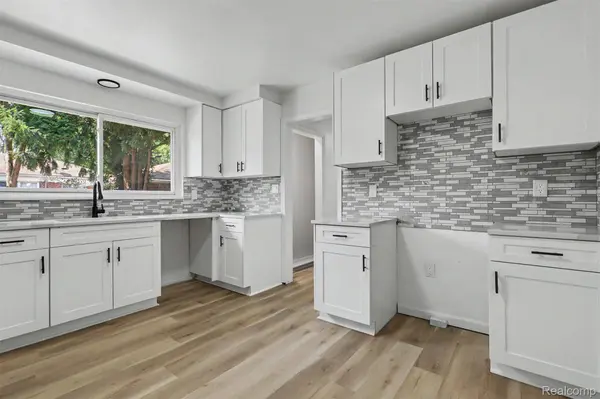 25175 W Chicago ST, Redford Charter Township, MI 48239