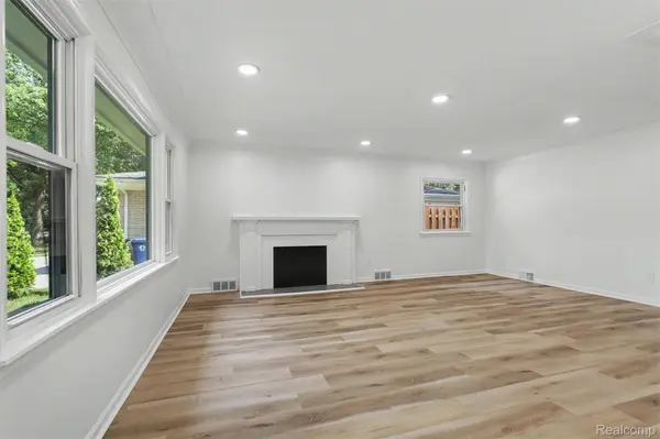 25175 W Chicago ST, Redford Charter Township, MI 48239