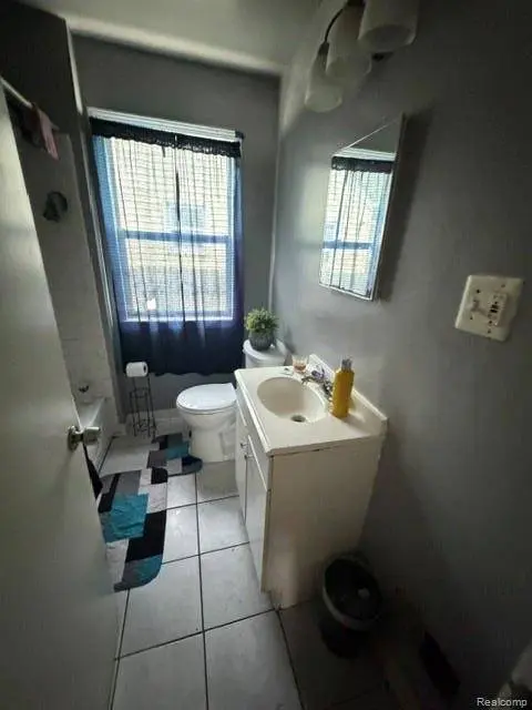 9230 Minock ST, Detroit, MI 48228