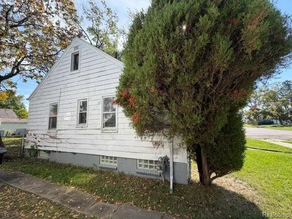 18000 Asbury PARK, Detroit, MI 48235