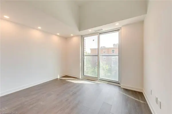 370 Martha Street #303, Burlington, ON L7R 0G9