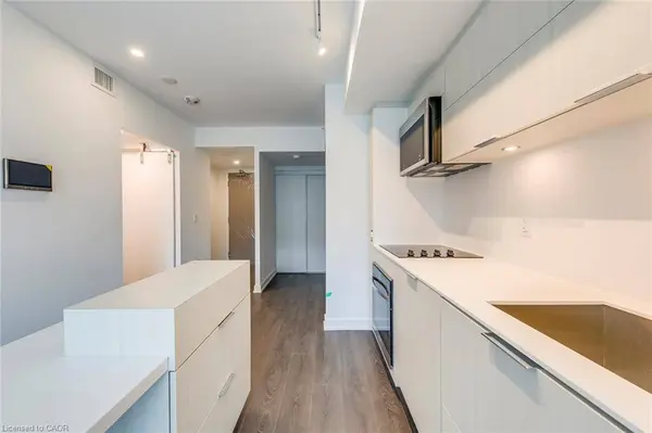 370 Martha Street #303, Burlington, ON L7R 0G9