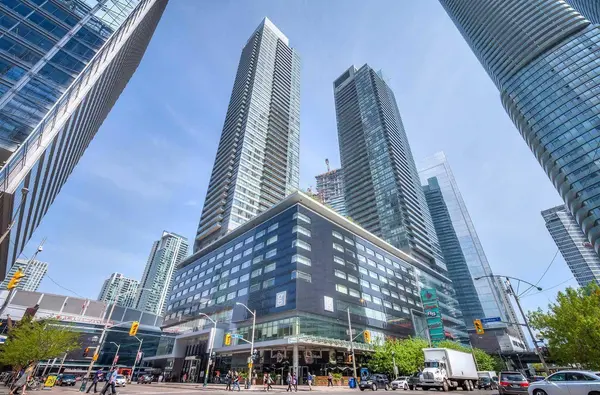 55 Bremner BLVD #2802
