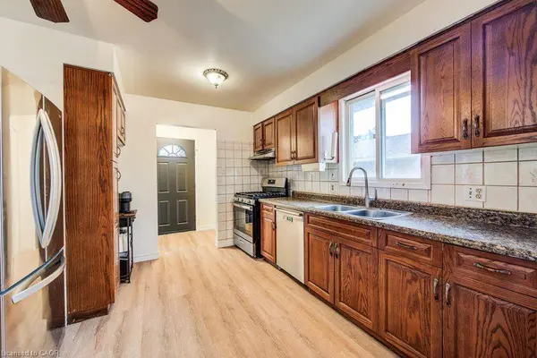 143 Sunrise Place, Kitchener, ON N2B 3S8
