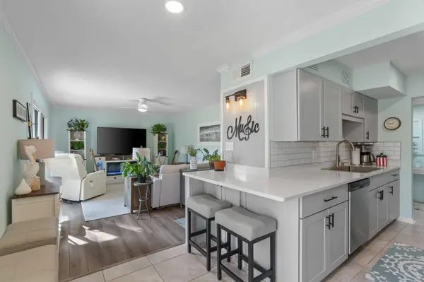 256 N Driftwood Bay #UNIT 42A, Miramar Beach, FL 32550