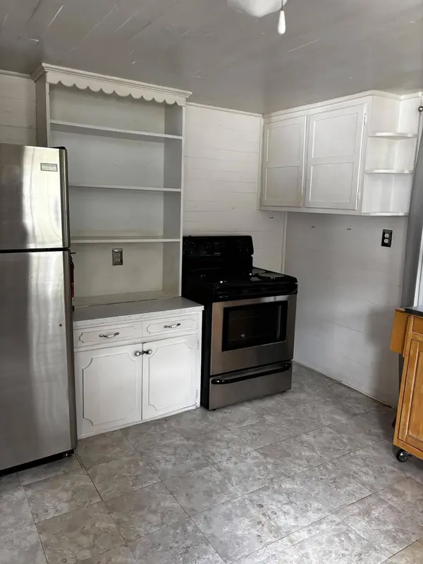 539 Bay AVE, Defuniak Springs, FL 32435
