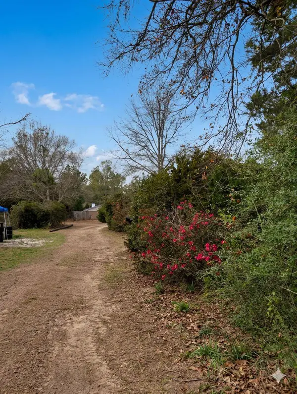 10128 State Highway 20, Ponce De Leon, FL 32455