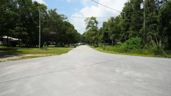 107 Canary DR, Freeport, FL 32439