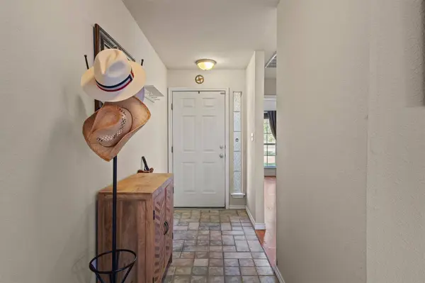 2346 Friarcreek LOOP, Round Rock, TX 78664