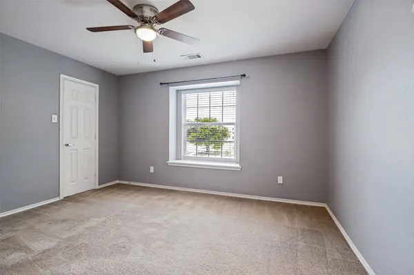 3127 S Camino Lagos, Grand Prairie, TX 75054