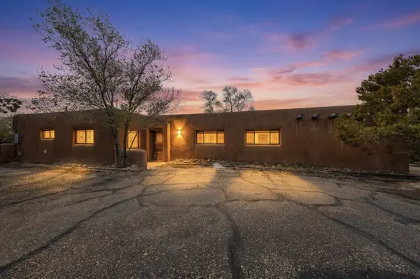 31 Entrada, Santa Fe, NM 87507