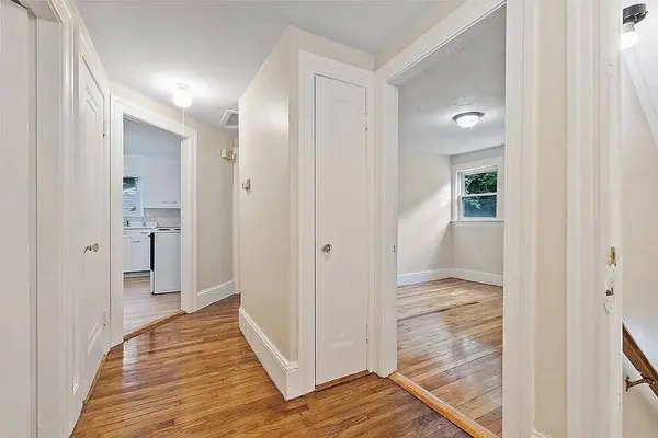 29-31 Rockrimmon Rd #2R, Worcester, MA 01602