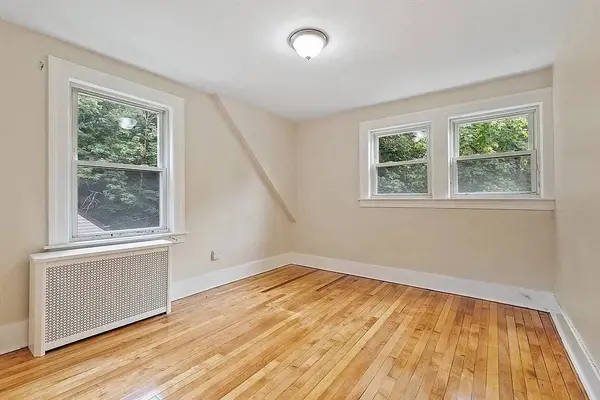 29-31 Rockrimmon Rd #2R, Worcester, MA 01602
