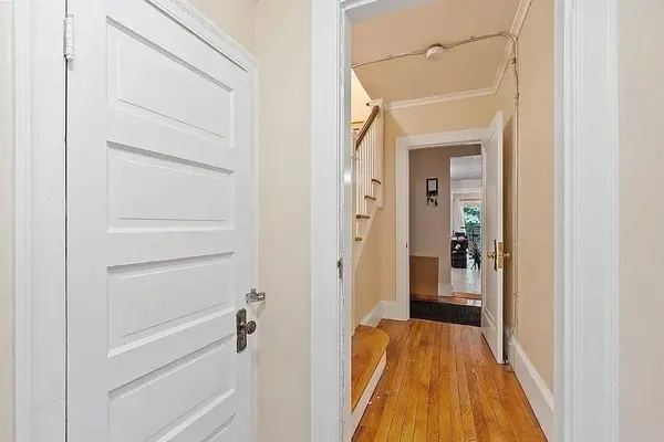 29-31 Rockrimmon Rd #1R, Worcester, MA 01602