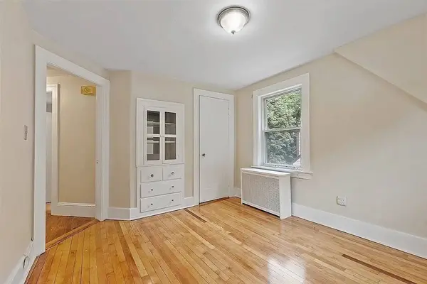 29-31 Rockrimmon Rd #2R, Worcester, MA 01602