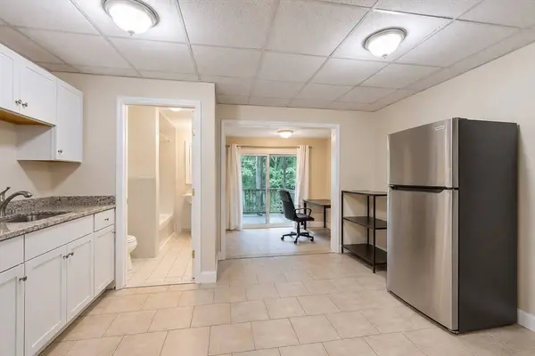 29-31 Rockrimmon Rd #1R, Worcester, MA 01602
