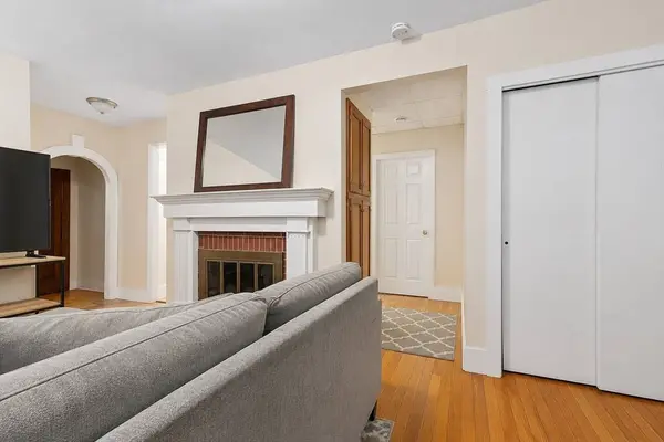 29-31 Rockrimmon Rd #1R, Worcester, MA 01602