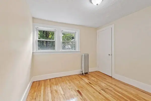29-31 Rockrimmon Rd #2R, Worcester, MA 01602