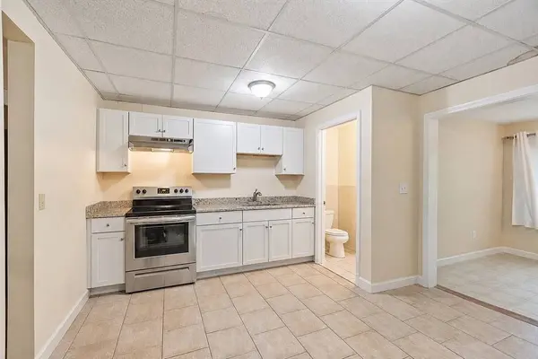 29-31 Rockrimmon Rd #1R, Worcester, MA 01602