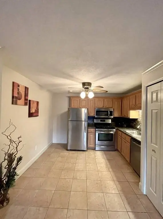 8 Kenmar Dr #58, Billerica, MA 01821
