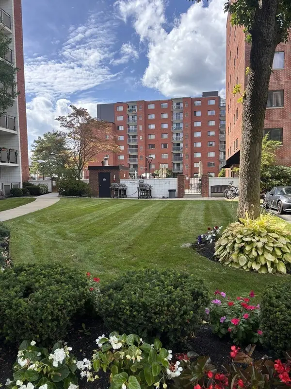 12 Ninth St #801, Medford, MA 02155