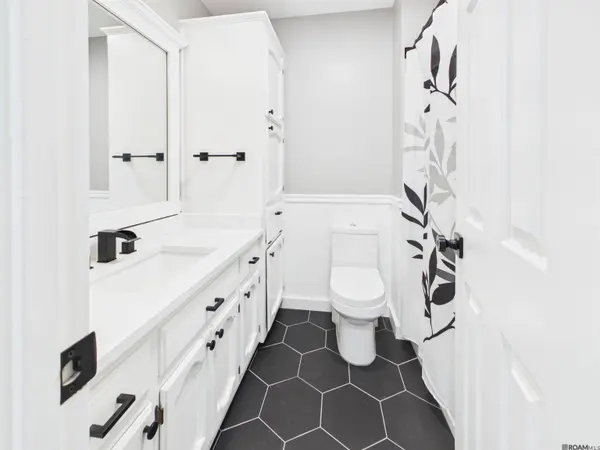 1058 Bullrush Dr, Baton Rouge, LA 70810