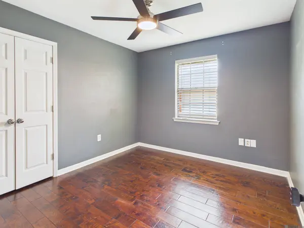 1058 Bullrush Dr, Baton Rouge, LA 70810